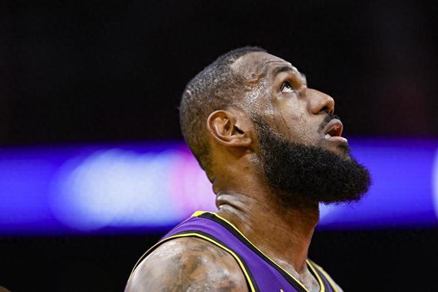 王哲林谈世界杯:上场就全力以赴 这是我的工作