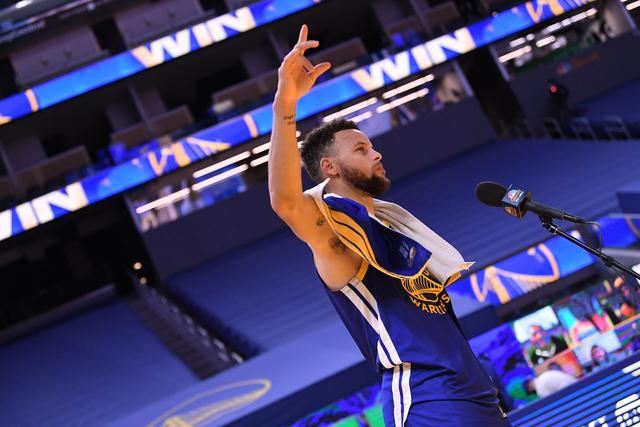 王哲林31+14刘铮16分 上海力克浙江总比分2-2