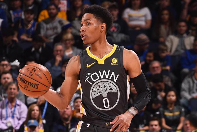 约基奇37+18+15掘金险胜独行侠 76人终结5连败